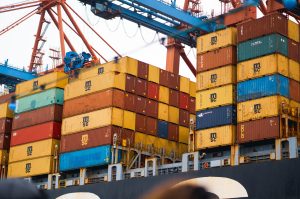 Exportações crescem em março com retomada do superávit com a China