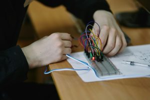 SENAI oferece mais de 112 mil vagas em cursos gratuitos e pagos