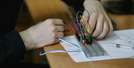 SENAI oferece mais de 112 mil vagas em cursos gratuitos e pagos