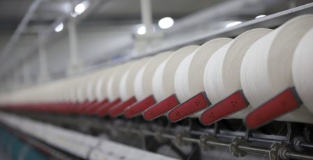 Confiança do empresário industrial paulista cresce, mas mantém sinal de alerta